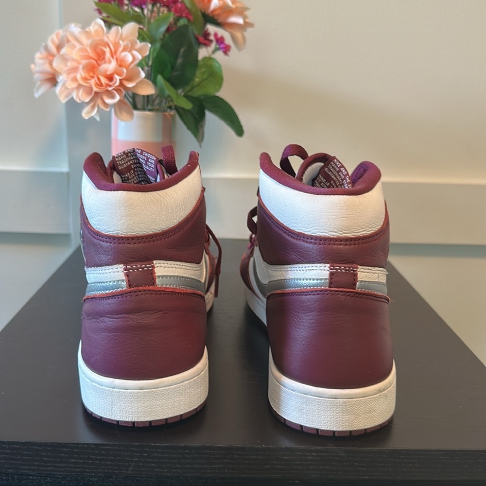 Jordan 1 Retro High OG Bordeaux - Picture 4 of 6